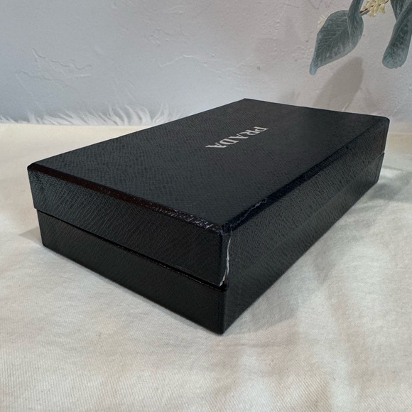 EUC✨PRADA Nylon & Leather Bifold Wallet - Picture 14 of 14